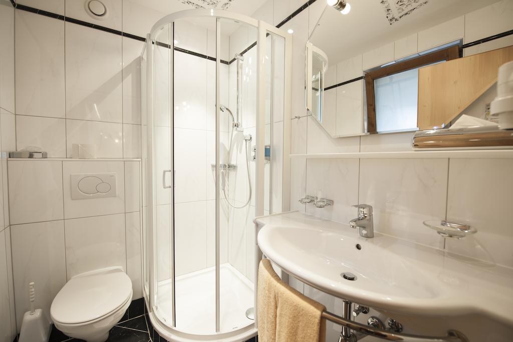 Hotel Angelika Neustift im Stubaital Room photo