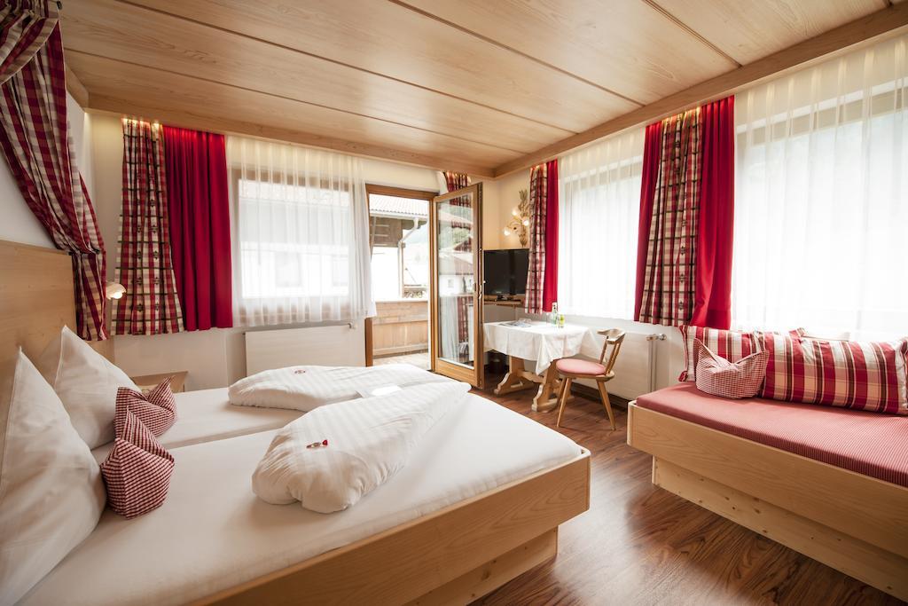 Hotel Angelika Neustift im Stubaital Room photo